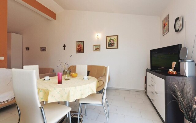 Beautiful Apartment in Pag With 1 Bedrooms