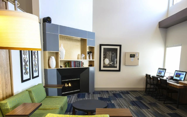 Holiday Inn Express Hotel & Suites Phoenix-Airport by IHG