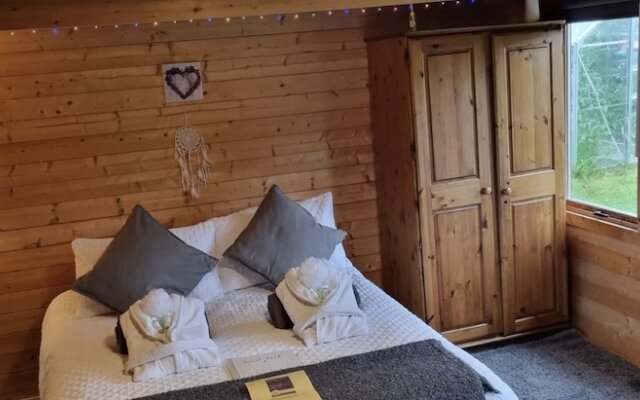 Glamping Cabin - Great for Hikers - Breakfast Inc!