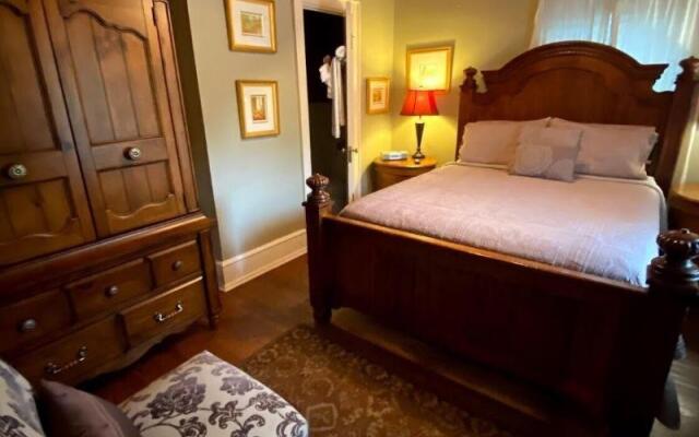 Williamsburg Manor B&B