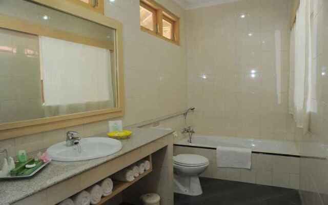 Nuwis Hotel & Convention