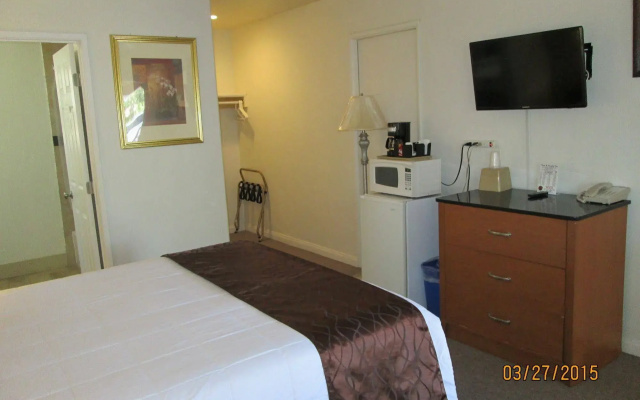 Town and Country Inn