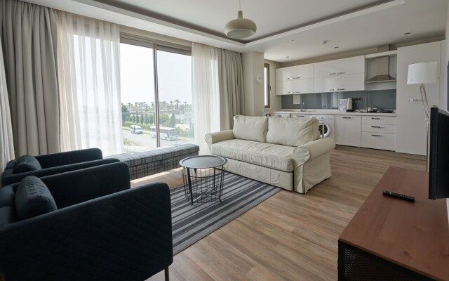 Lara Suite's