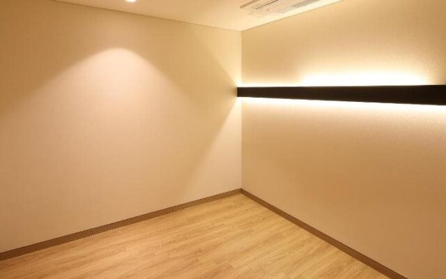 Dukgu Hot Spring Hotel