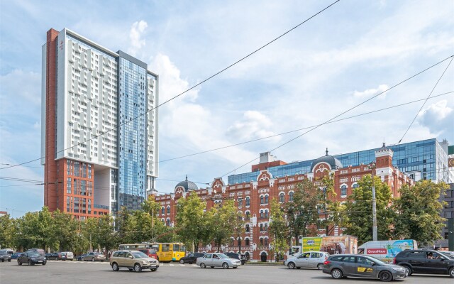 Сон и Душ на Азина