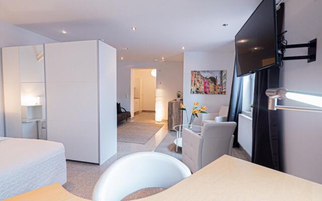 Relax Aachener Boardinghouse Main Train Station