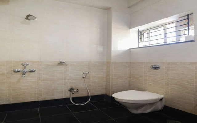 Oyo 29638 Gmr 18 Hotel