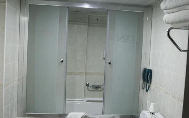 Club Rose Bay Hotel