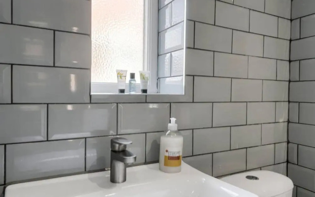 Luxury Penthouse Suite - Swansea Central - Beach