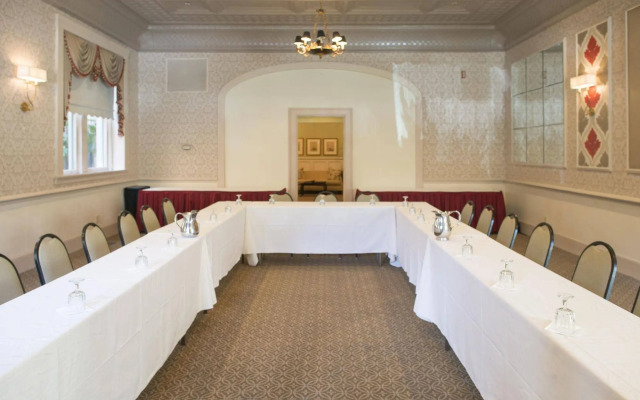 Fulton Lane Inn