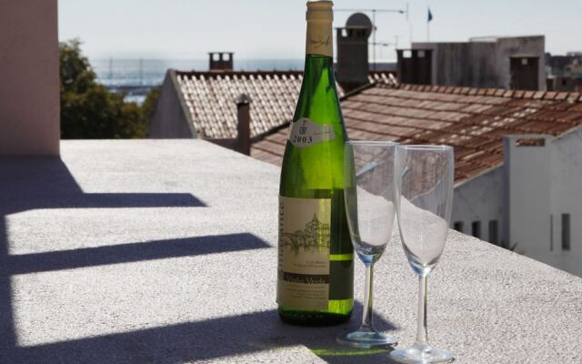 Wondrous Terrace Apartment in Cascais Center