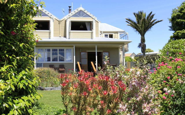 Nikau Lodge