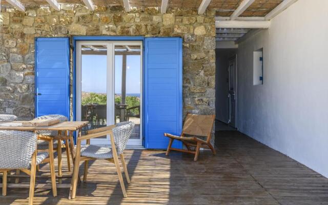 Mesmerising Sea View Lia Residence