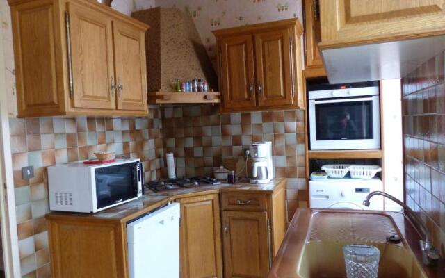 Gîte Saint-Germain-des-Fossés, 5 pièces, 8 personnes - FR-1-489-248