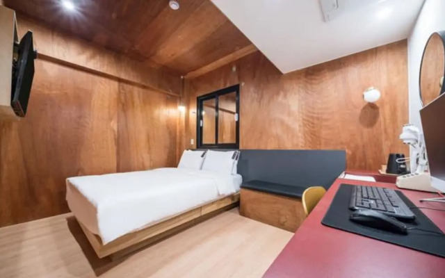 Hotel 701