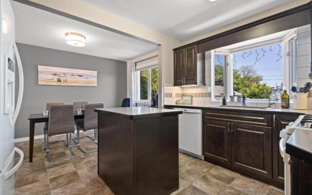 Bahama Breeze I Hot Tub I Pool I 5 Bedroom