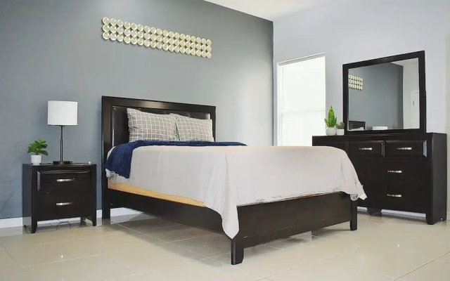 Elegant Apartment 10 min to Mercedes Outlets