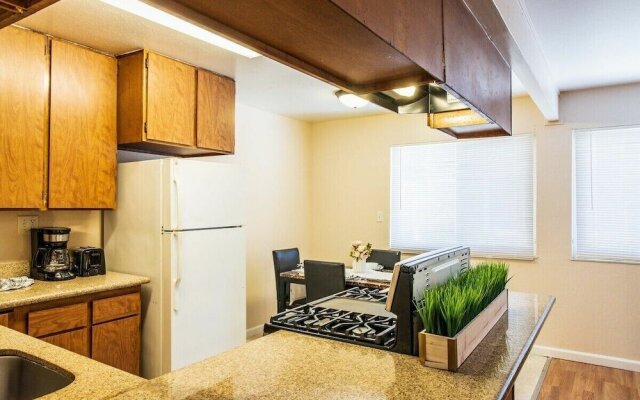 Beautifully Designed Concord Apartment
