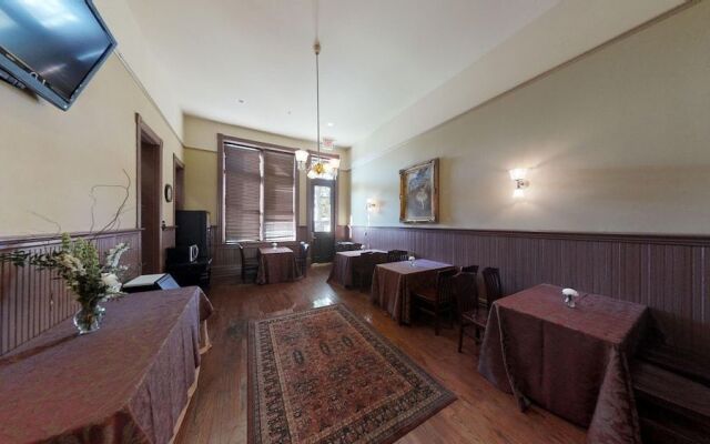The Fitzpatrick Hotel
