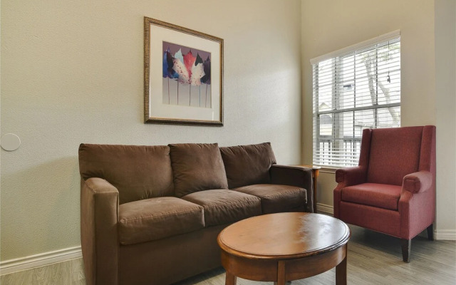 OYO Apartments at Champions Green