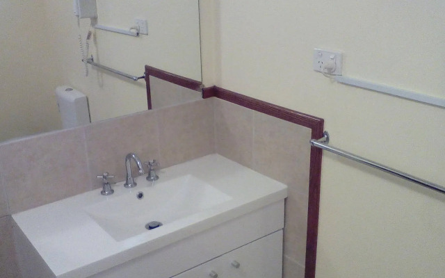 Cardigan Lodge Motel