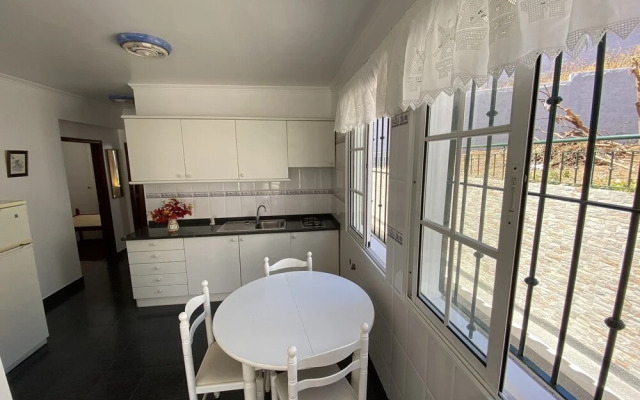 Comfortable 2-bedroom Apartment for Relaxing Stays