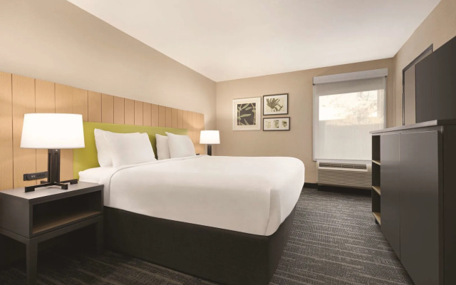 Country Inn & Suites by Radisson, Dunn I-95