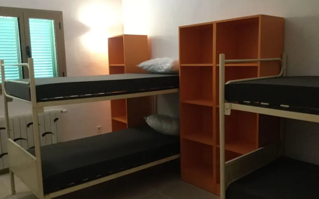 Hostel Alberg Binicanella