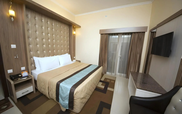 Naif Fort Hotel
