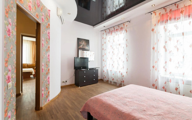 Апартаменты двухкомнатные для 6х около парка в центре