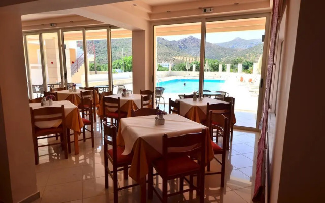 Hiona Holiday Hotel