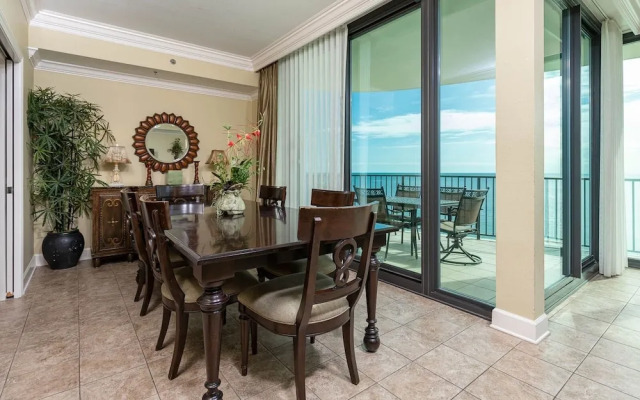 Phoenix Ix 1405 3 Bedroom Condo