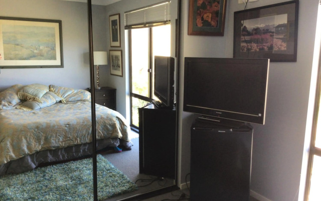 Art House – Guest Rooms – Huonville