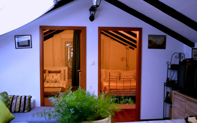 Casa del Padre - Annabelle