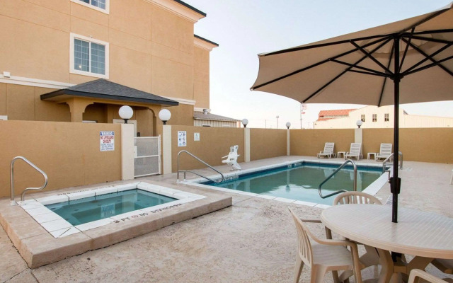 Comfort Suites San Angelo near University