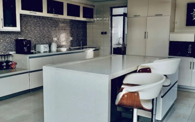 Escapade Lux Guesthouse