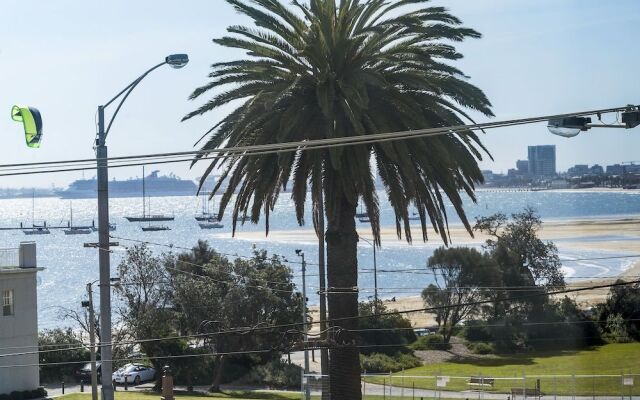 ELAINE, 2BDR St.Kilda Apartment