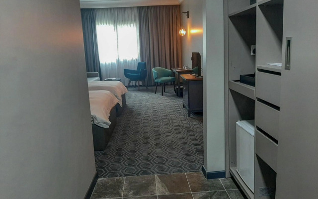 Fiesta Royale Hotel