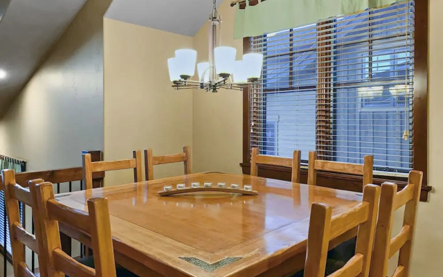 Dewey Placer Lodge 3 Bedroom Home by Redawning