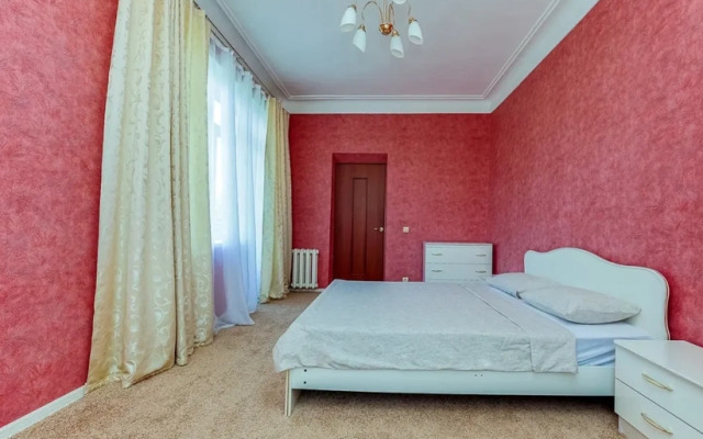 Апартаменты на улице Революции 1905 года 21