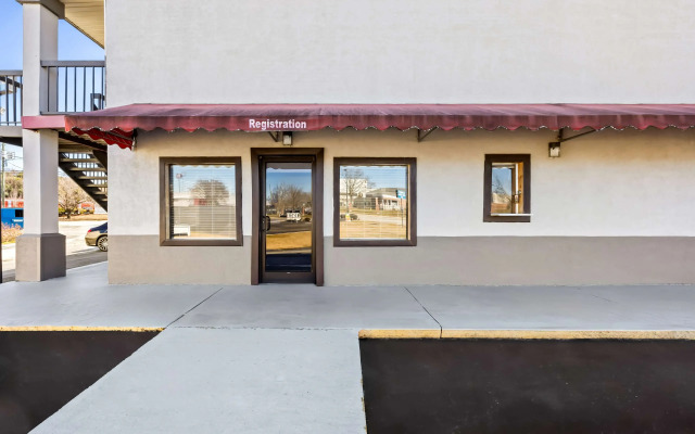 Americas Best Value Inn Ft. Jackson