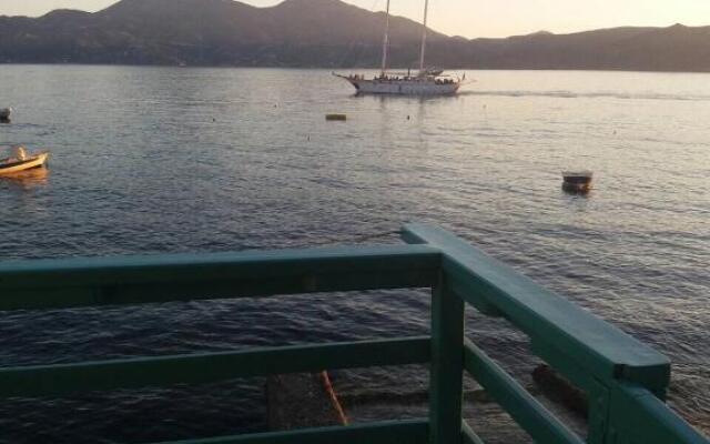Drougas' Sea House