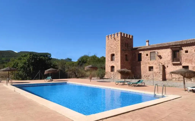 Masia de San Juan - castillo con piscina en plena Sierra Calderona