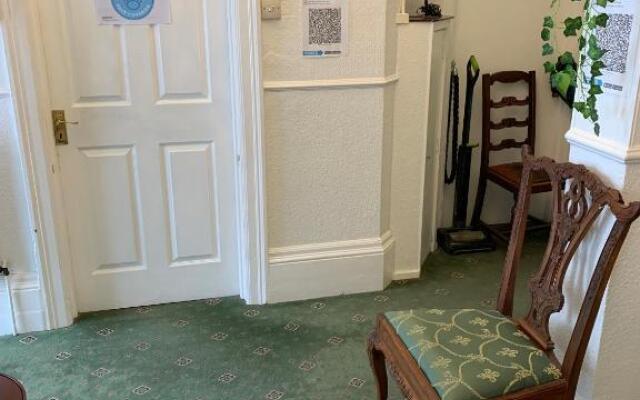 The George Guest House