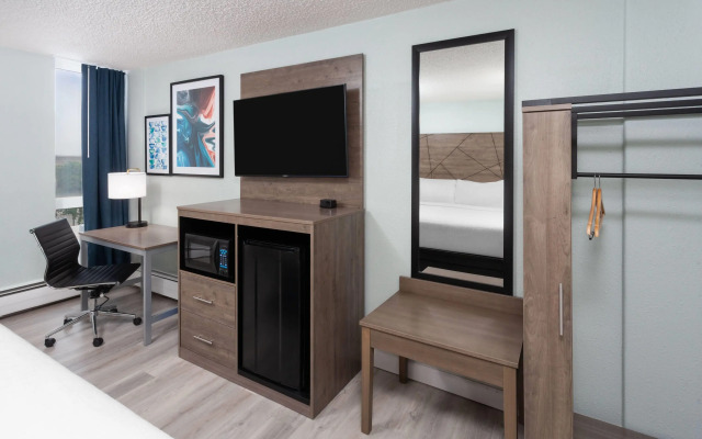 Wingate by Wyndham Sheboygan