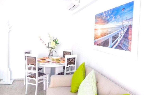 Lots Of Sunlight 3 Bedroom Apartment With Balcony Air Conditioning Sys3yr