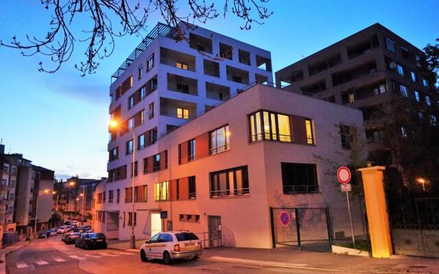 Leongargt Apartments