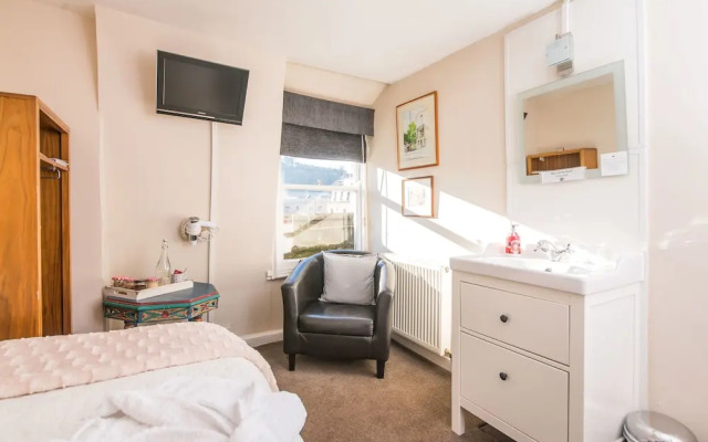 The Henry Guest House