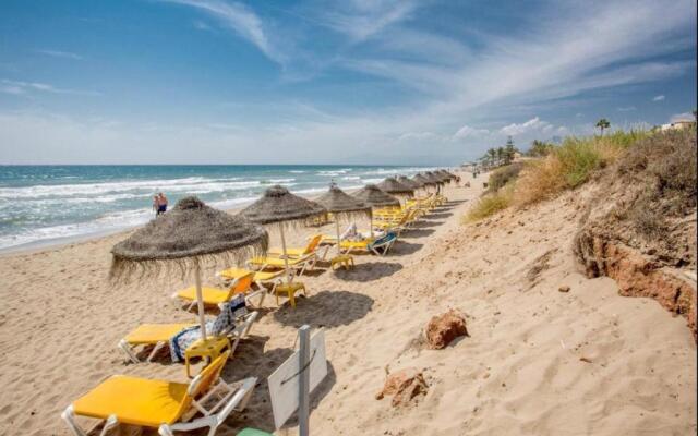 Luxury beach side apartment in Marbella Playa