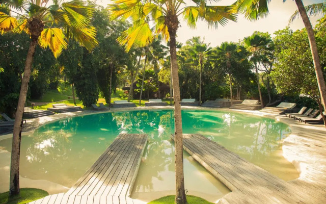 Madeiro Beach Hotel And Resort